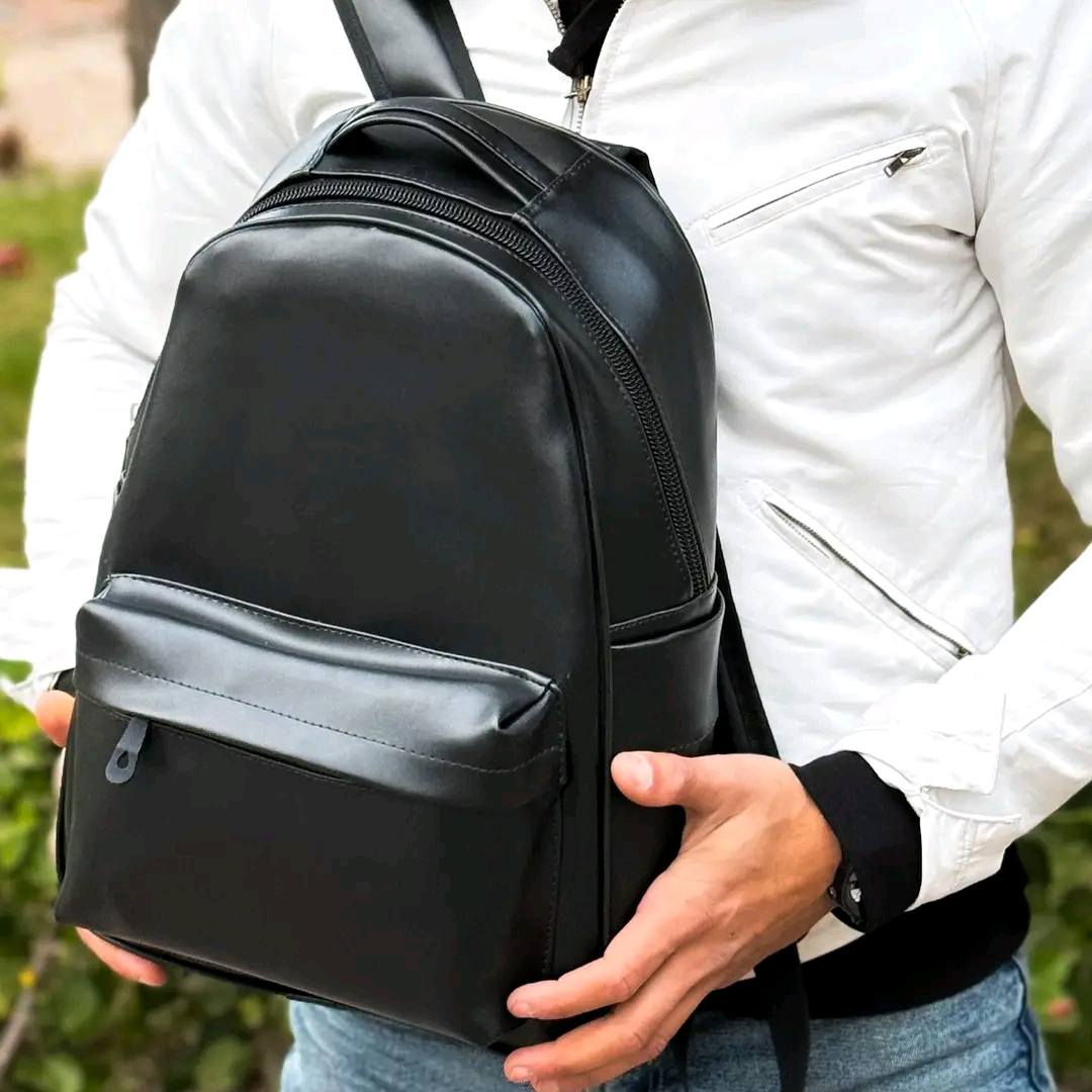Sac à Dos Noir Élégant – Idéal pour le Quotidien