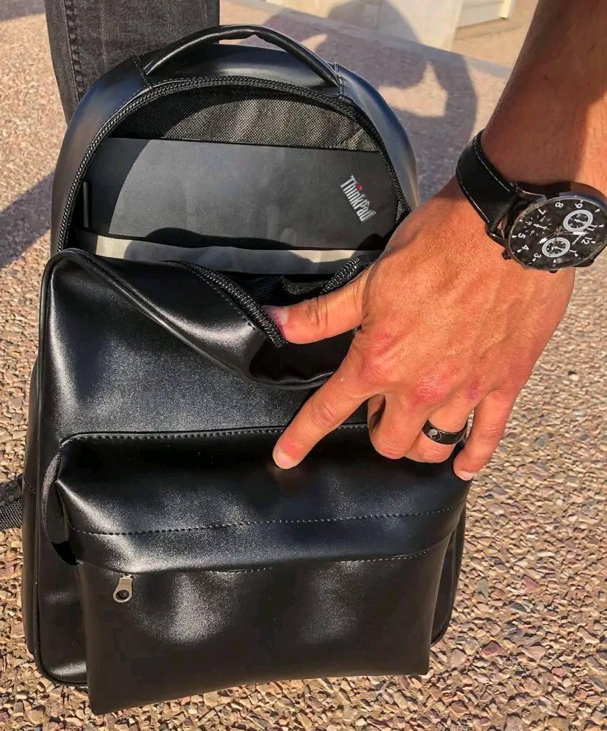 Sac à Dos Noir Élégant – Idéal pour le Quotidien